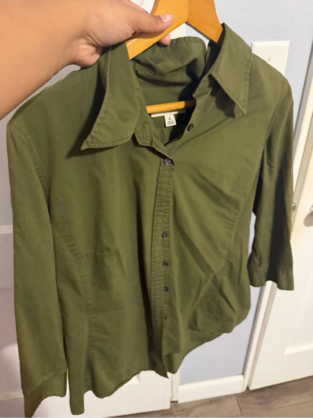 Men's Olive Green Button-Up Shirt